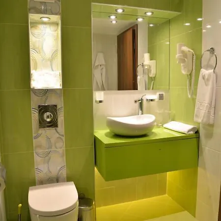 Glicinia Hotel 3*
