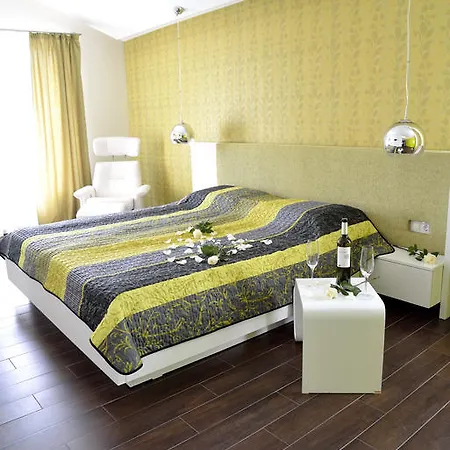 Hotel Glicinia