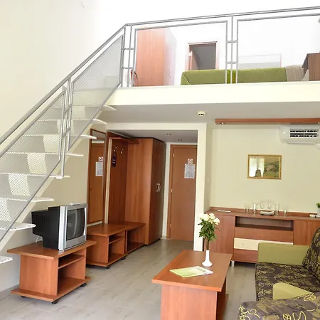 Hotell Glicinia 3*